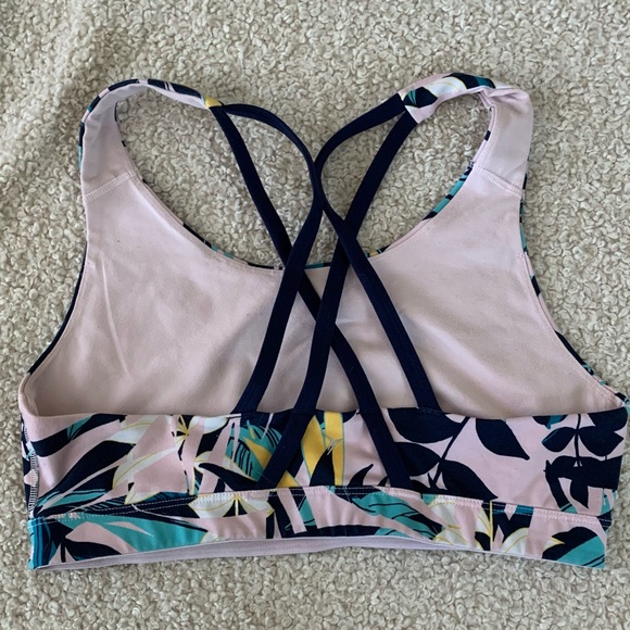 Old Navy Sports Bra and Leggings Matching Set - Picture 3 of 7